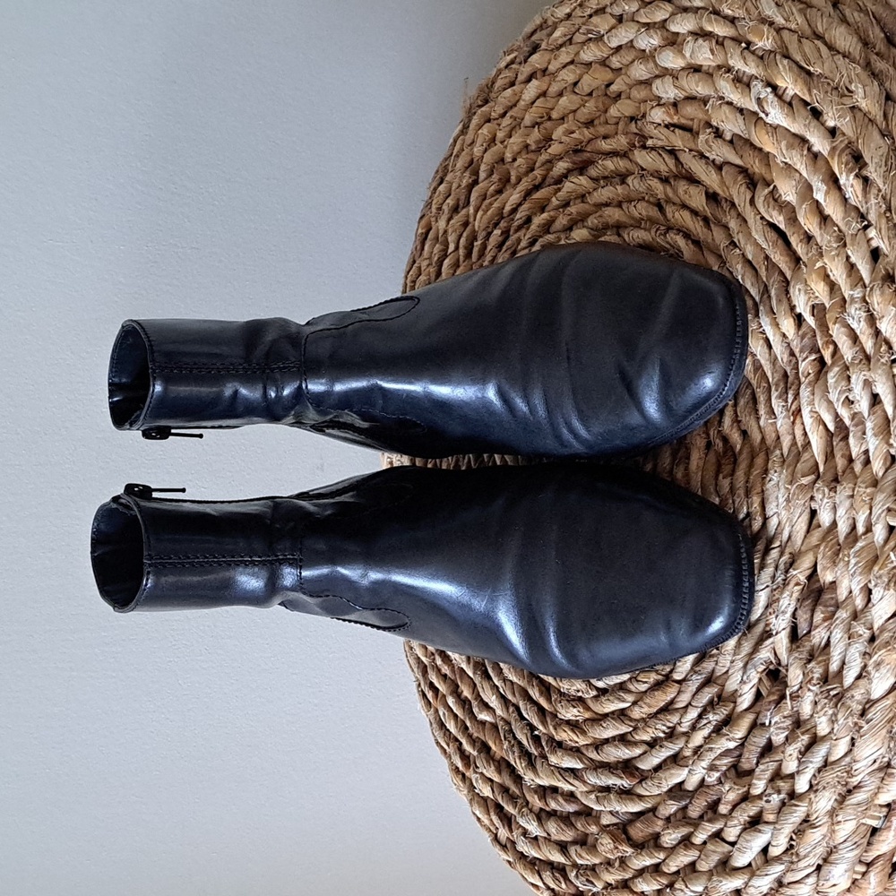 Talbots Womens Black Leather Side Zip Square Toe Low Heel Ankle Booties S-7.5 - Picture 3 of 9